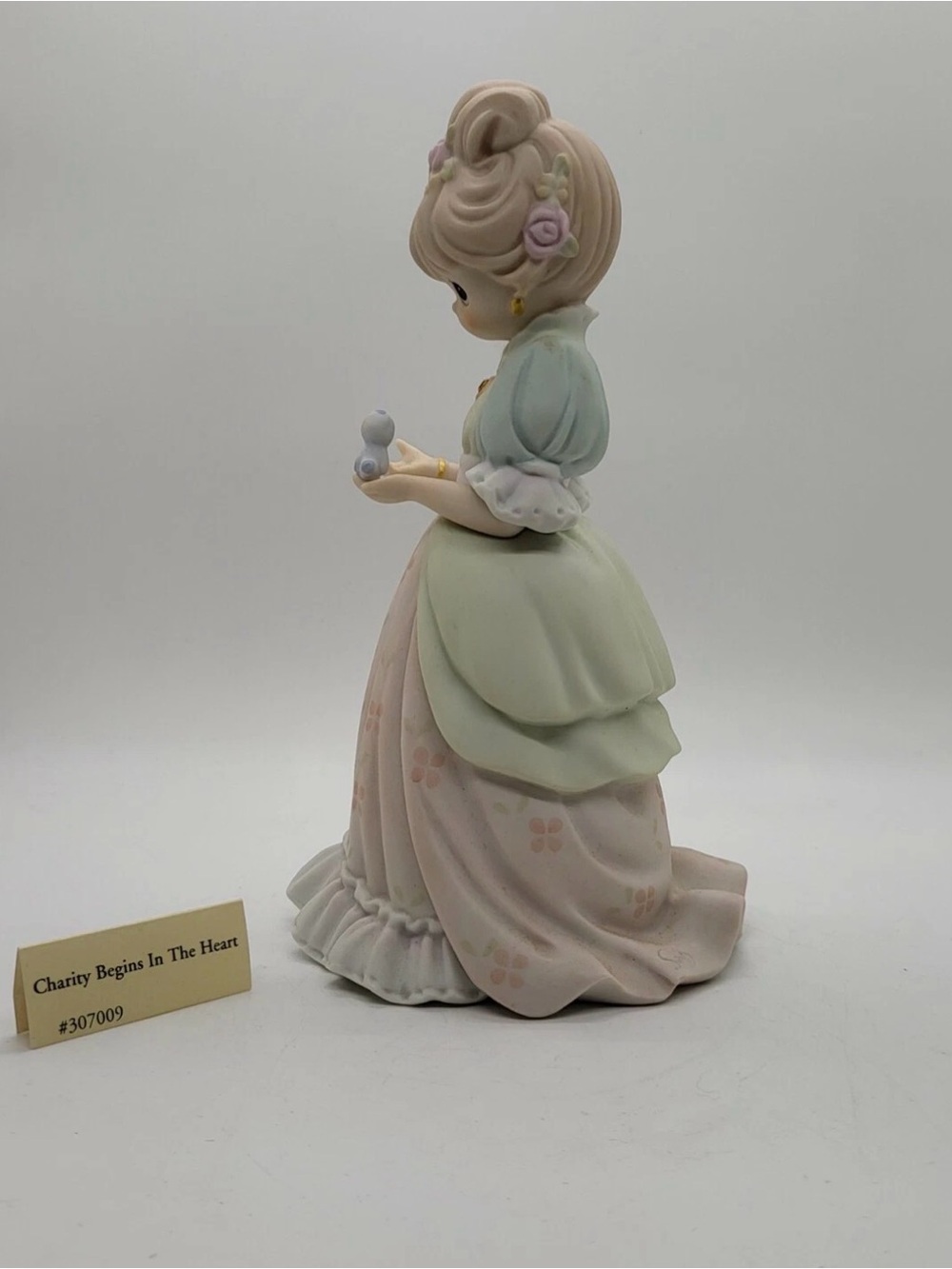 Vintage 1997 Precious Moments Charity Begins In The Heart 307009 Victorian Girl